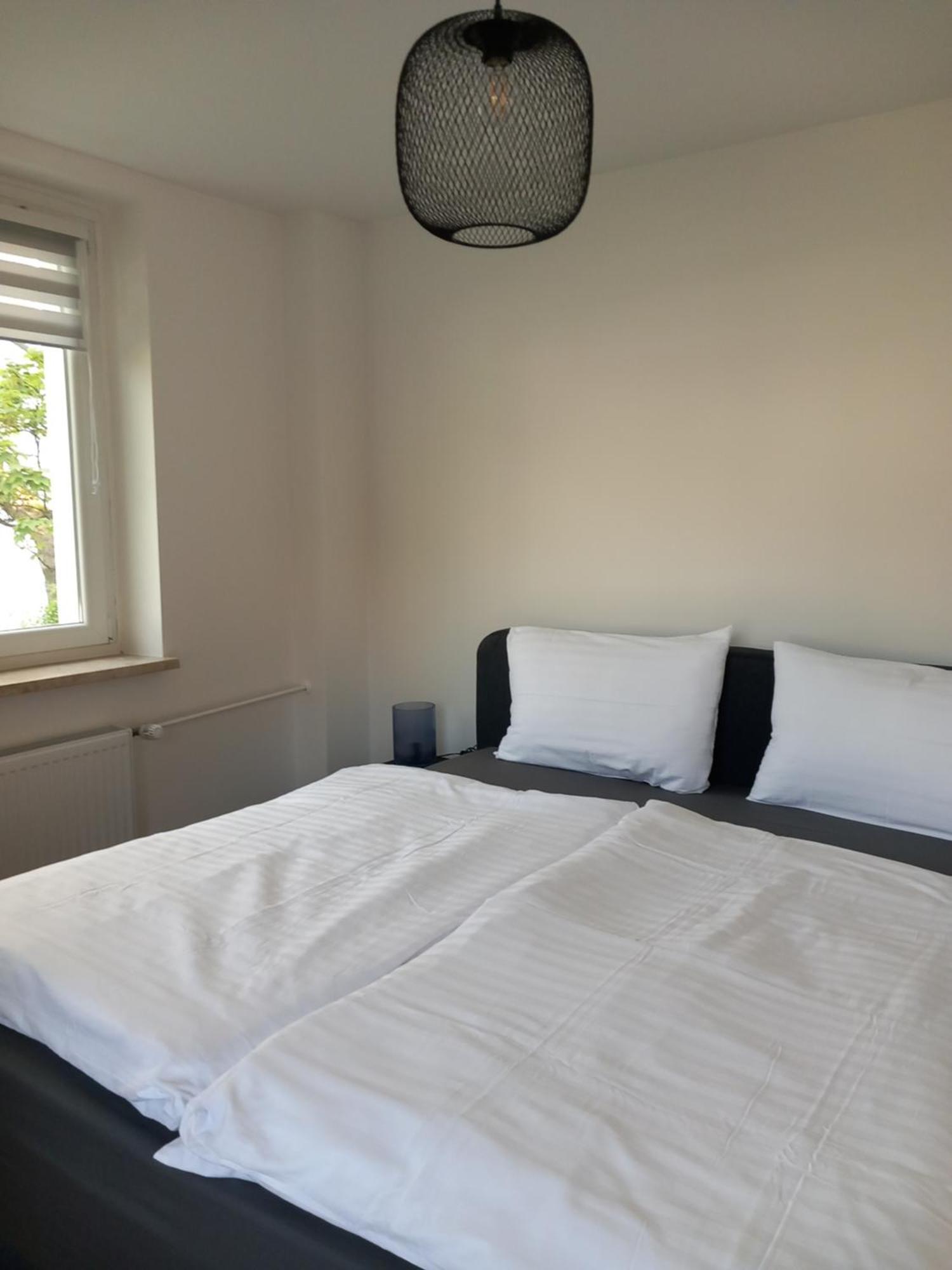 City Apartment Duisburg 1#Netflix &Wlan &Kingsize Bett &Kaffee Maschine & Central & 500M Innenhafen & 2 Min U Bahn Dış mekan fotoğraf