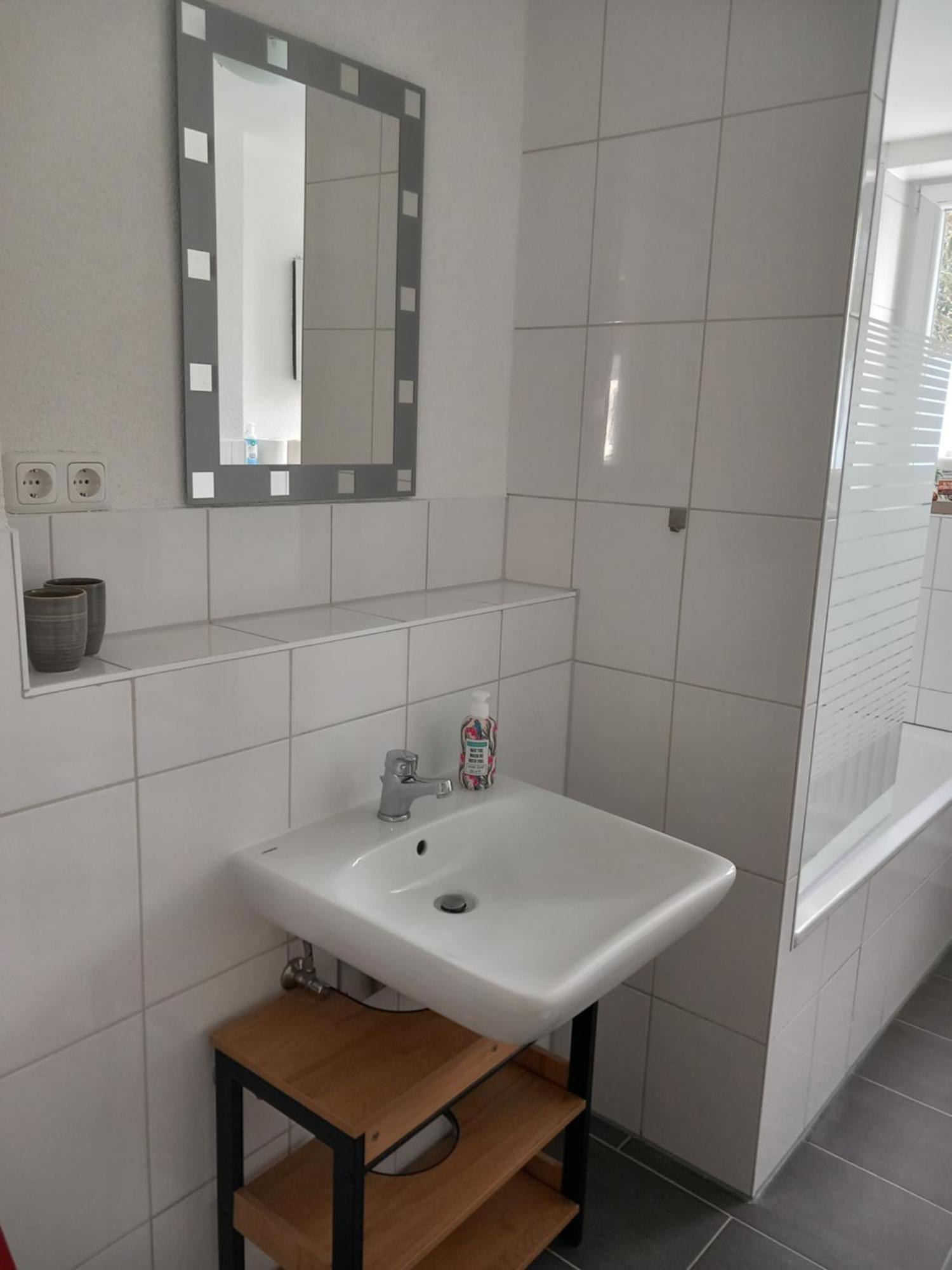 City Apartment Duisburg 1#Netflix &Wlan &Kingsize Bett &Kaffee Maschine & Central & 500M Innenhafen & 2 Min U Bahn Dış mekan fotoğraf